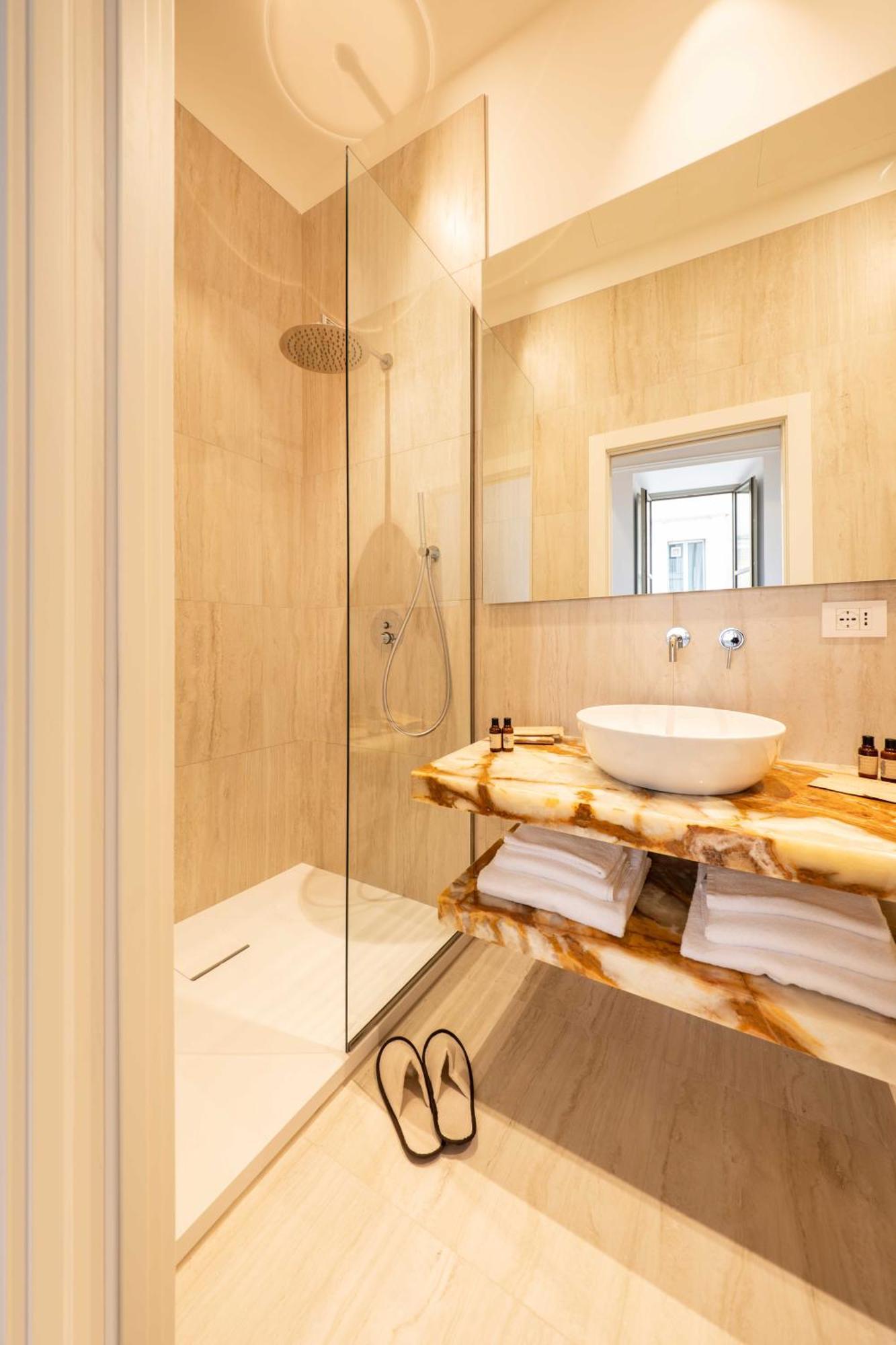 Palazzo Raggi Luxury Apartment