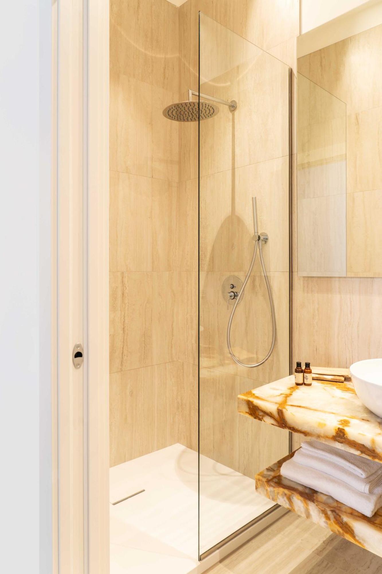 Apartment Palazzo Raggi Luxury Rom