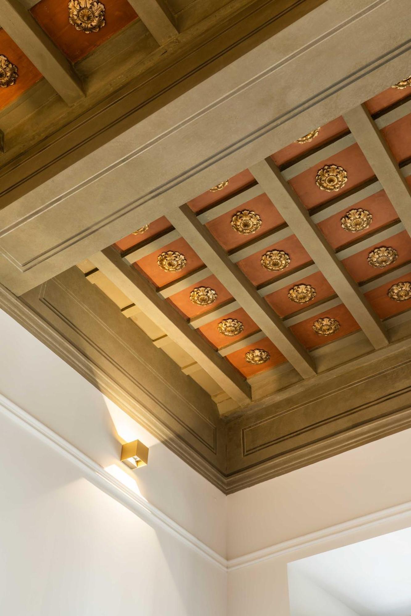 Palazzo Raggi Luxury Apartment Rom